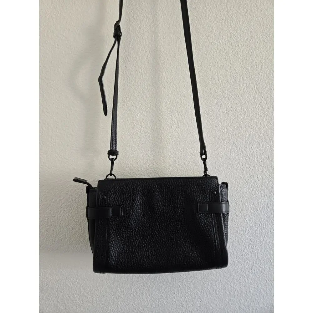 Coach Swagger Matte Black Pebble Leather Wristlet Crossbody Handbag Purse